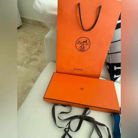 BNIB FESTIVAL DES AMAZONES BANDANA SHAWL 140 marine/naturel/noir - Picture 6 of 6